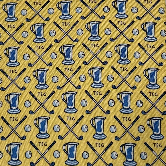Vineyard Vines Custom Collection NWT Yellow Silk Golf Novelty Necktie Tie - Picture 3 of 9